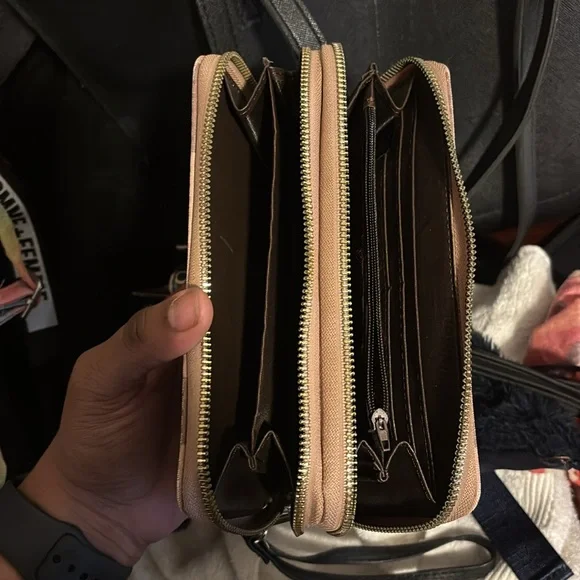 Wallet - Picture 4 of 6